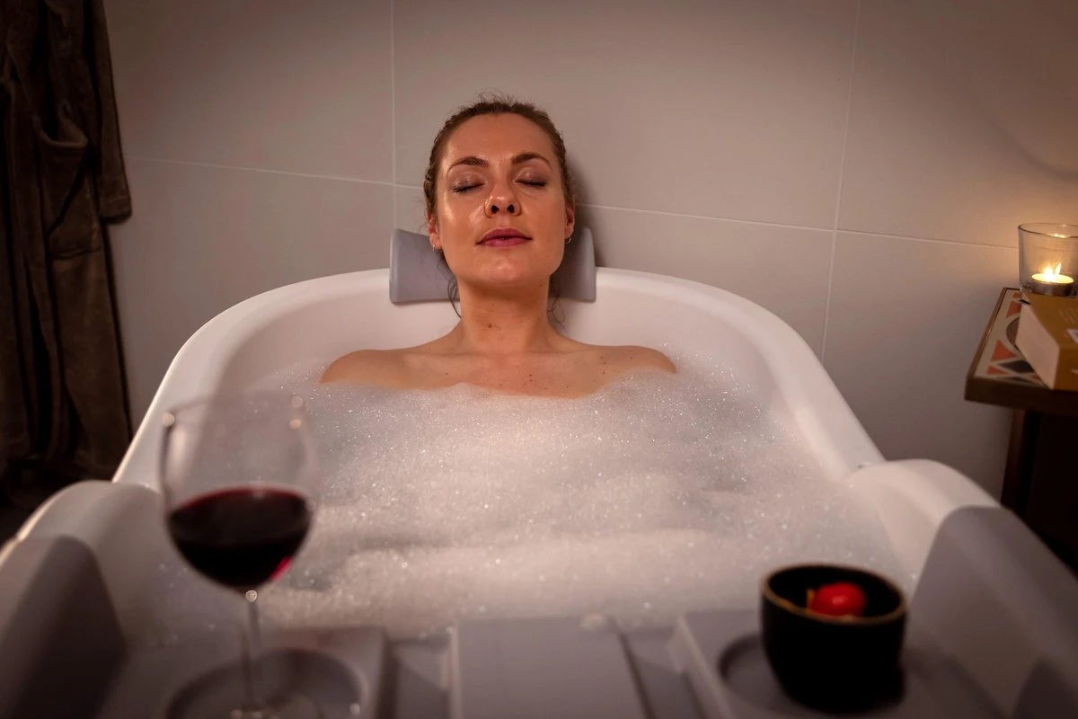 HelloBath Opvouwbaar Zitbad - Bath Bucket - 148cm - 220L - Extra Lang - Incl. Badkussen & Opberghoes - Afbeelding 12