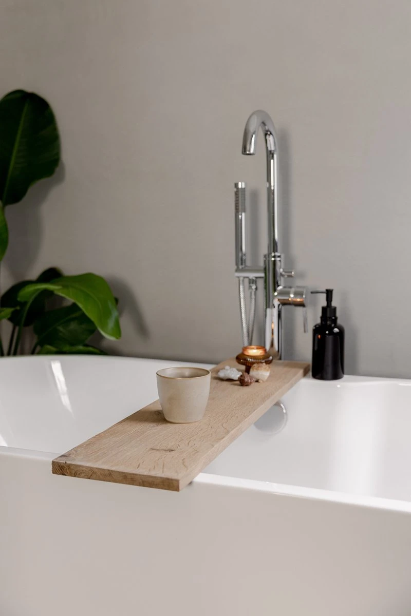 Badplank Eiken 80 Cm – Warm Eikenhout – Badplank Voor In Bad – Handgemaakt – Duurzaam En Sterk Hout – Sfeervol En Warme Uitstraling - Afbeelding 3